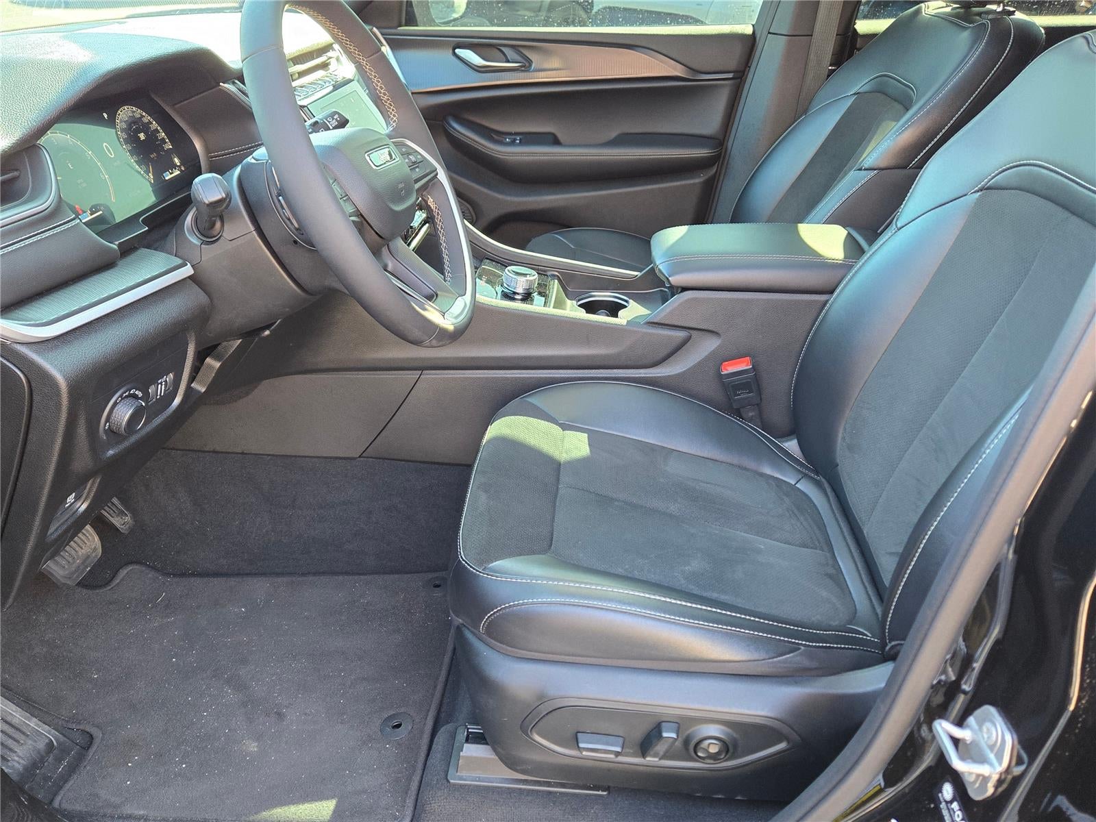 2024 Jeep Grand Cherokee L Altitude X 4x4