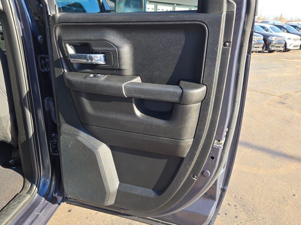 2021 RAM 1500 Classic Warlock Quad Cab 4x4 6'4' Box