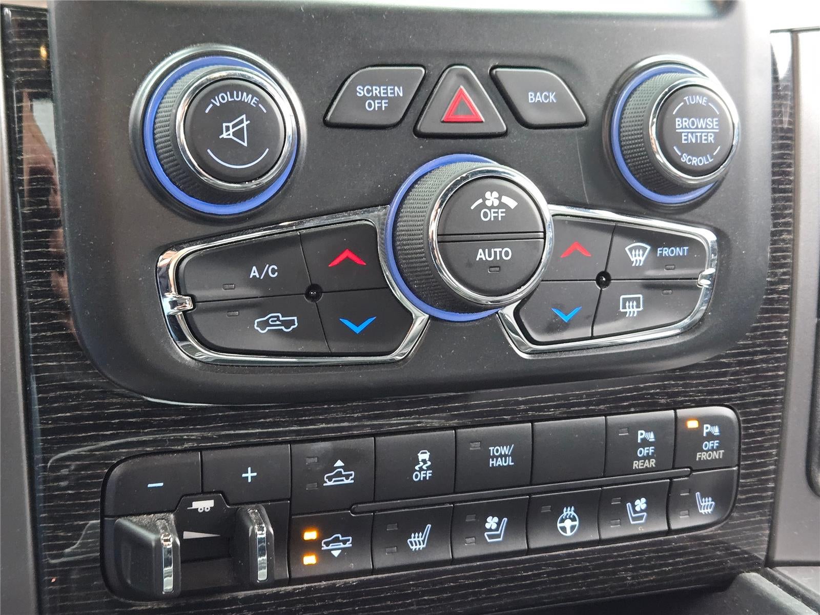 2018 RAM 1500 Limited Crew Cab 4x4 6'4' Box