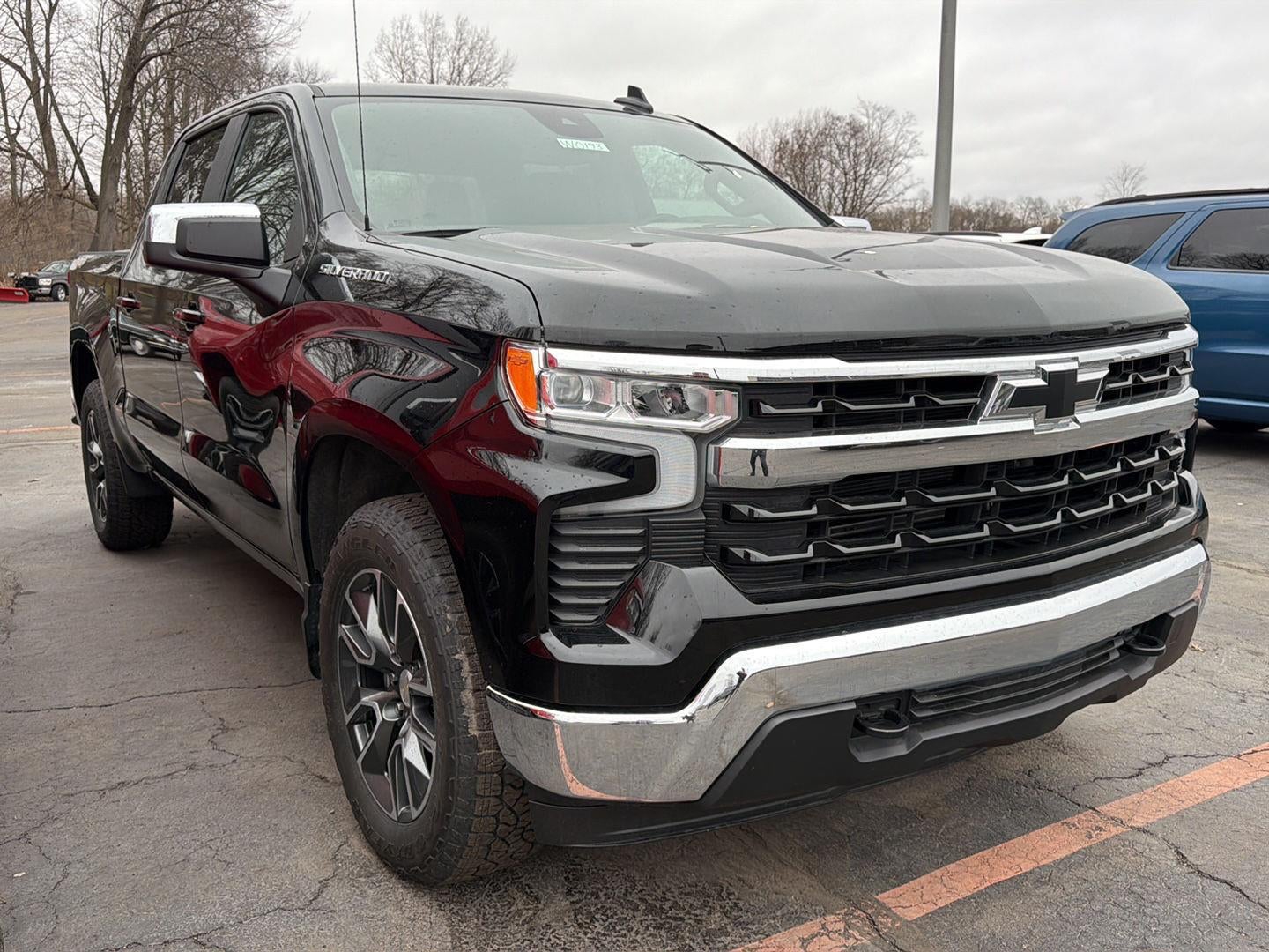 2024 Chevrolet Silverado 1500 4WD Crew Cab Short Bed LT with 2FL