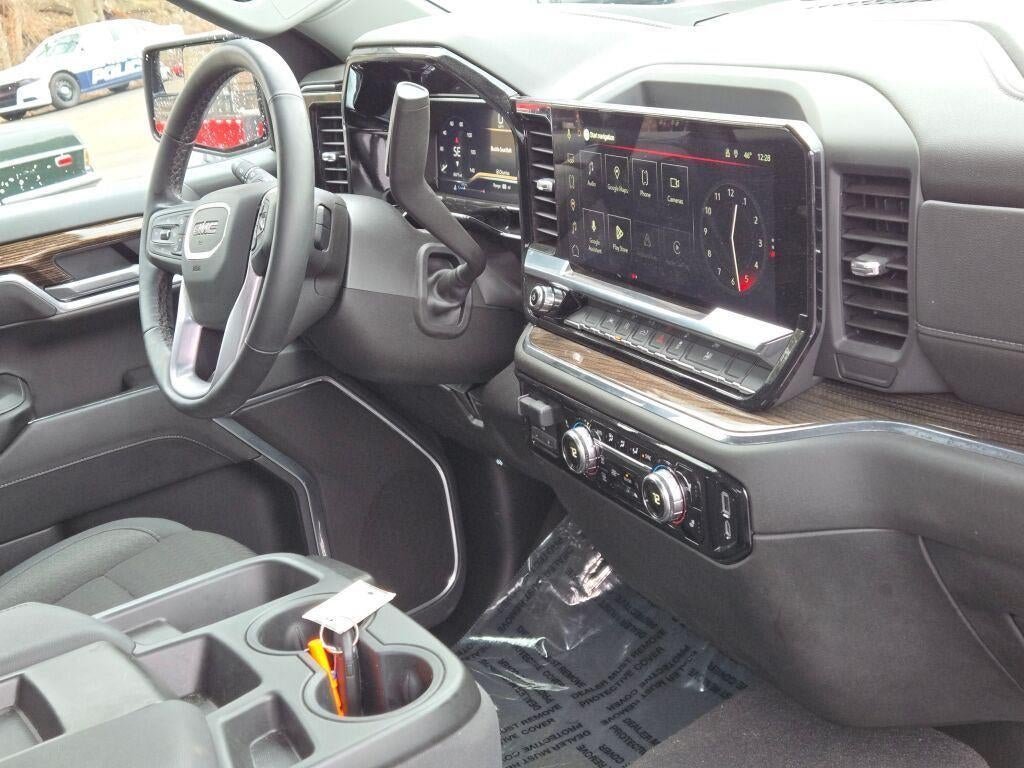 2025 GMC Sierra 1500 4WD Double Cab Standard Box Elevation with 3VL