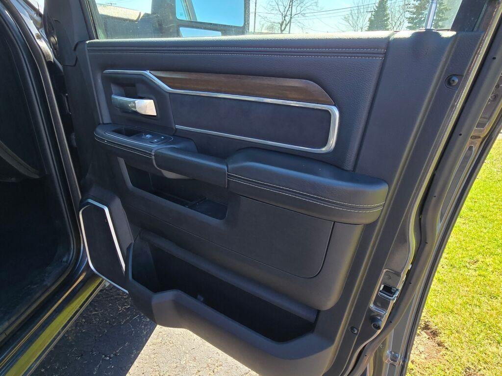 2024 RAM 2500 Laramie Crew Cab 4x4 6'4' Box