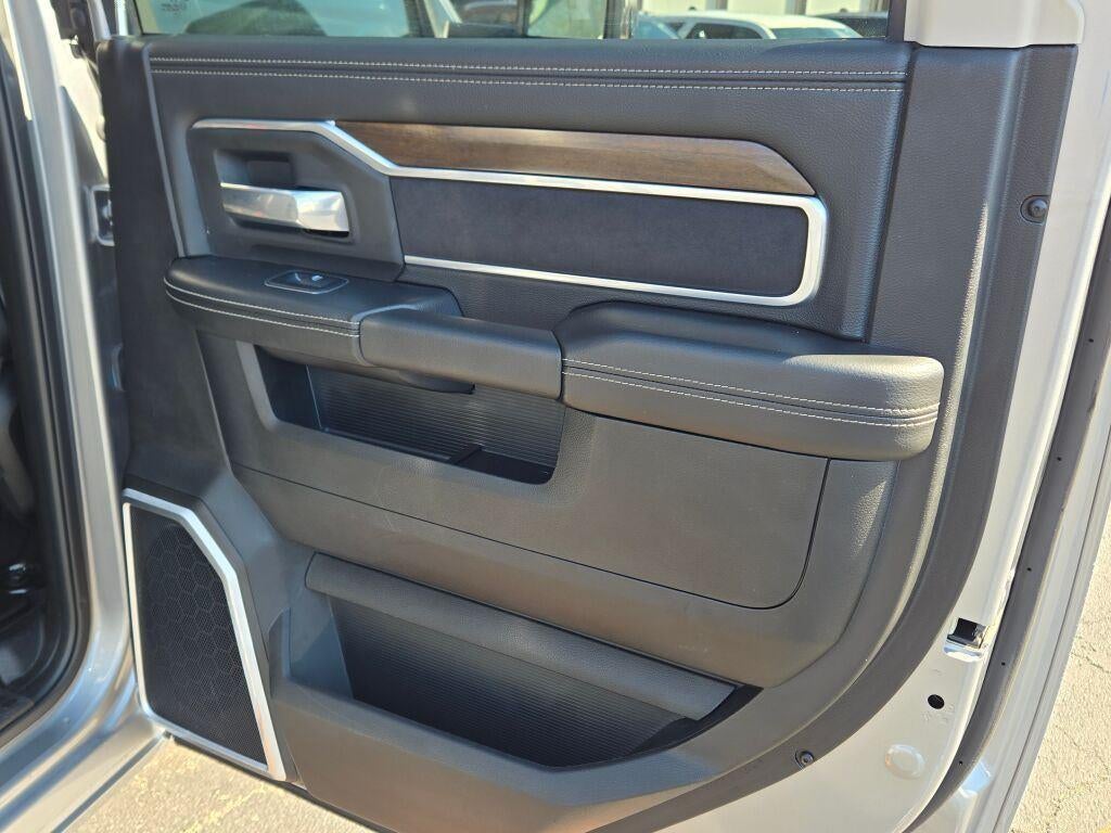 2024 RAM 2500 Laramie Crew Cab 4x4 6'4' Box