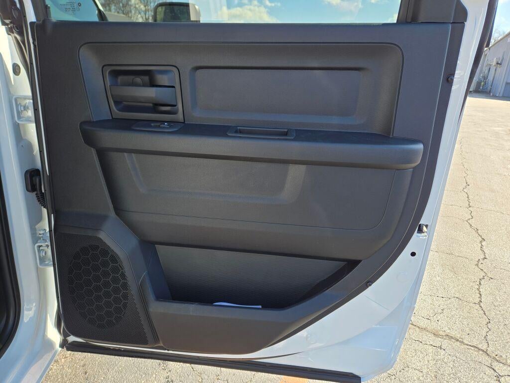 2026 RAM Ram 5500 Chassis Cab RAM 5500 TRADESMAN CHASSIS CREW CAB 4X4 84' CA