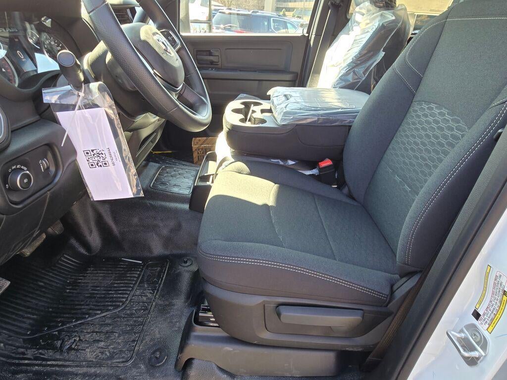 2026 RAM Ram 5500 Chassis Cab RAM 5500 TRADESMAN CHASSIS CREW CAB 4X4 84' CA