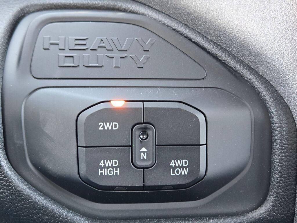 2026 RAM Ram 5500 Chassis Cab RAM 5500 TRADESMAN CHASSIS CREW CAB 4X4 84' CA