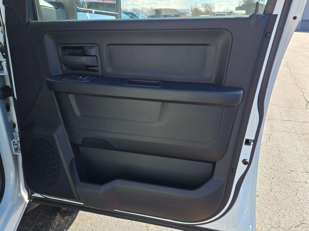 2026 RAM Ram 5500 Chassis Cab RAM 5500 TRADESMAN CHASSIS CREW CAB 4X4 84' CA