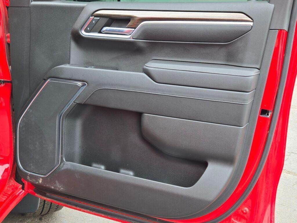 2023 Chevrolet Silverado 1500 4WD Crew Cab Short Bed LT with 2FL