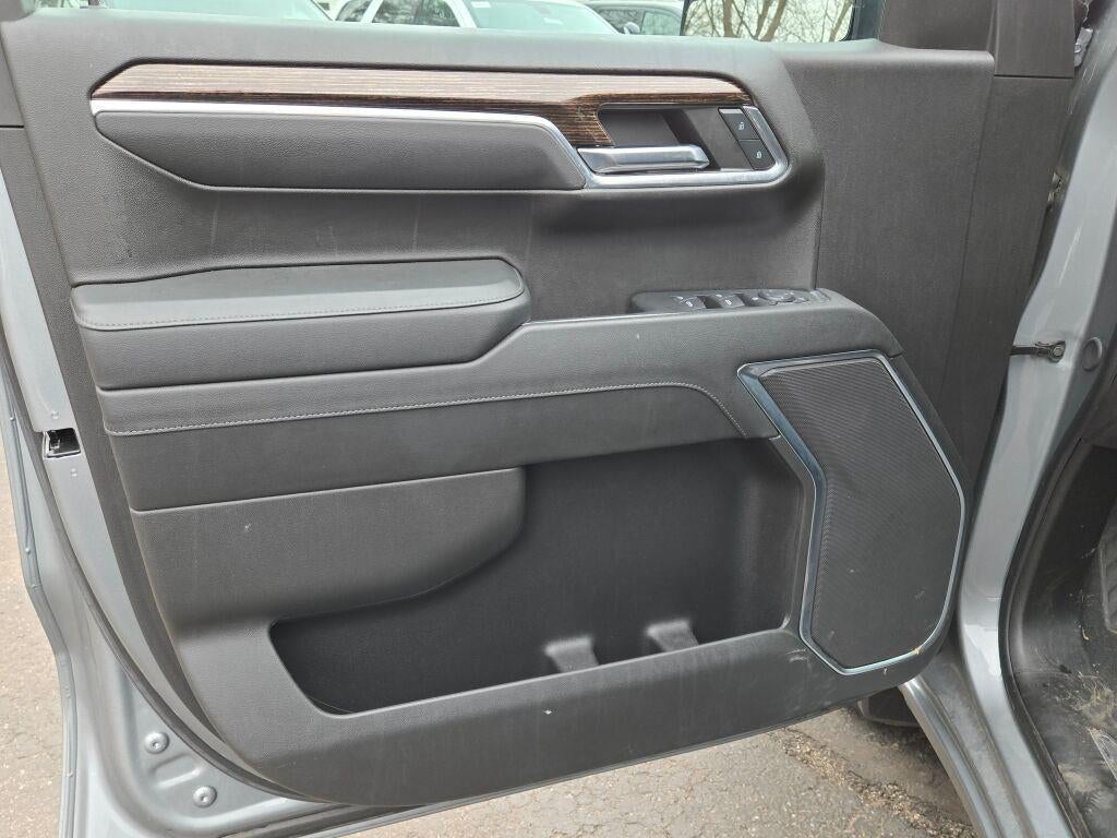 2024 GMC Sierra 1500 4WD Crew Cab Short Box Elevation with 3VL