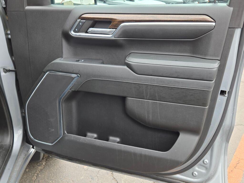 2024 GMC Sierra 1500 4WD Crew Cab Short Box Elevation with 3VL