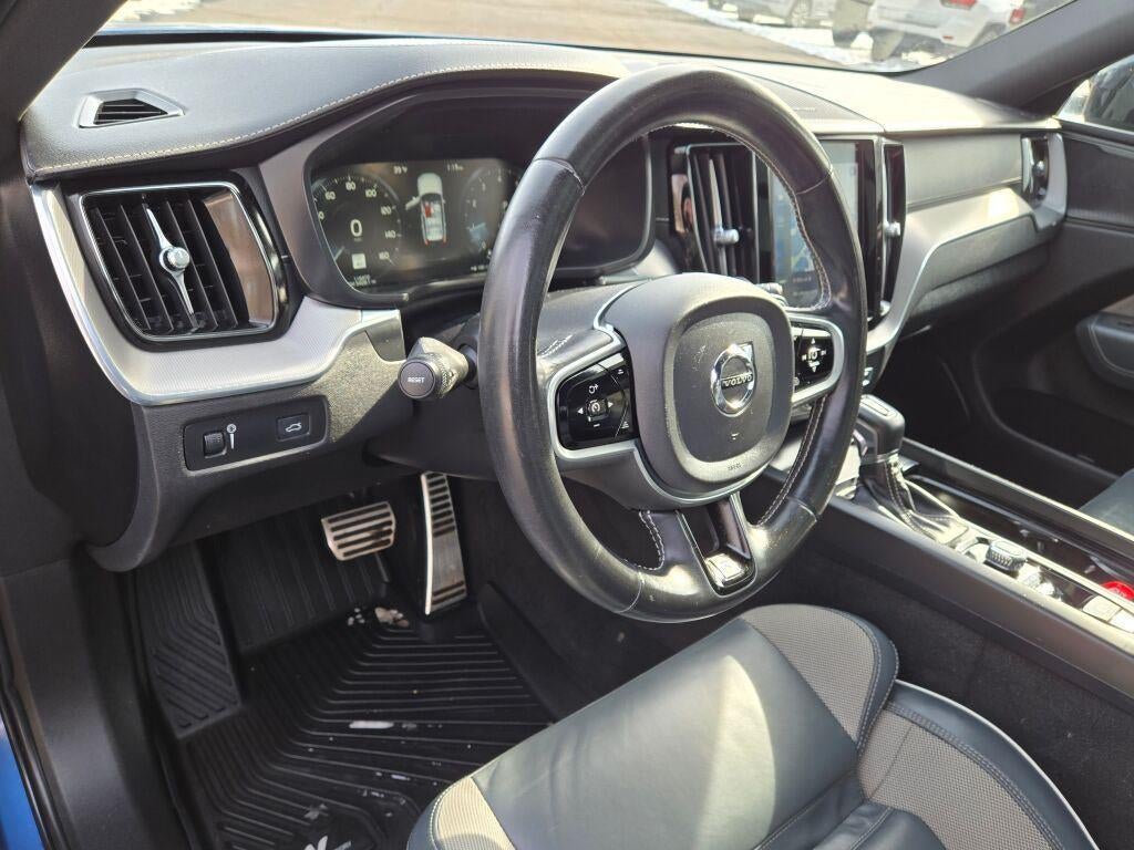 2020 Volvo XC60 T5 R-Design