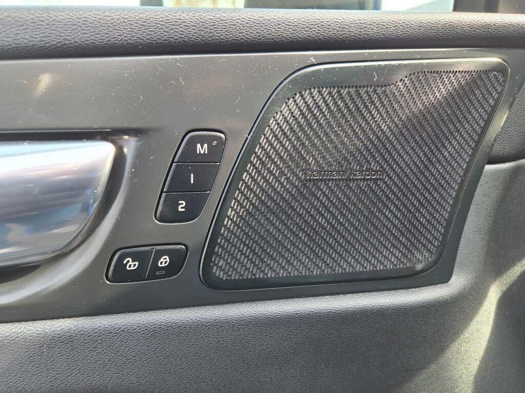 2020 Volvo XC60 T5 R-Design