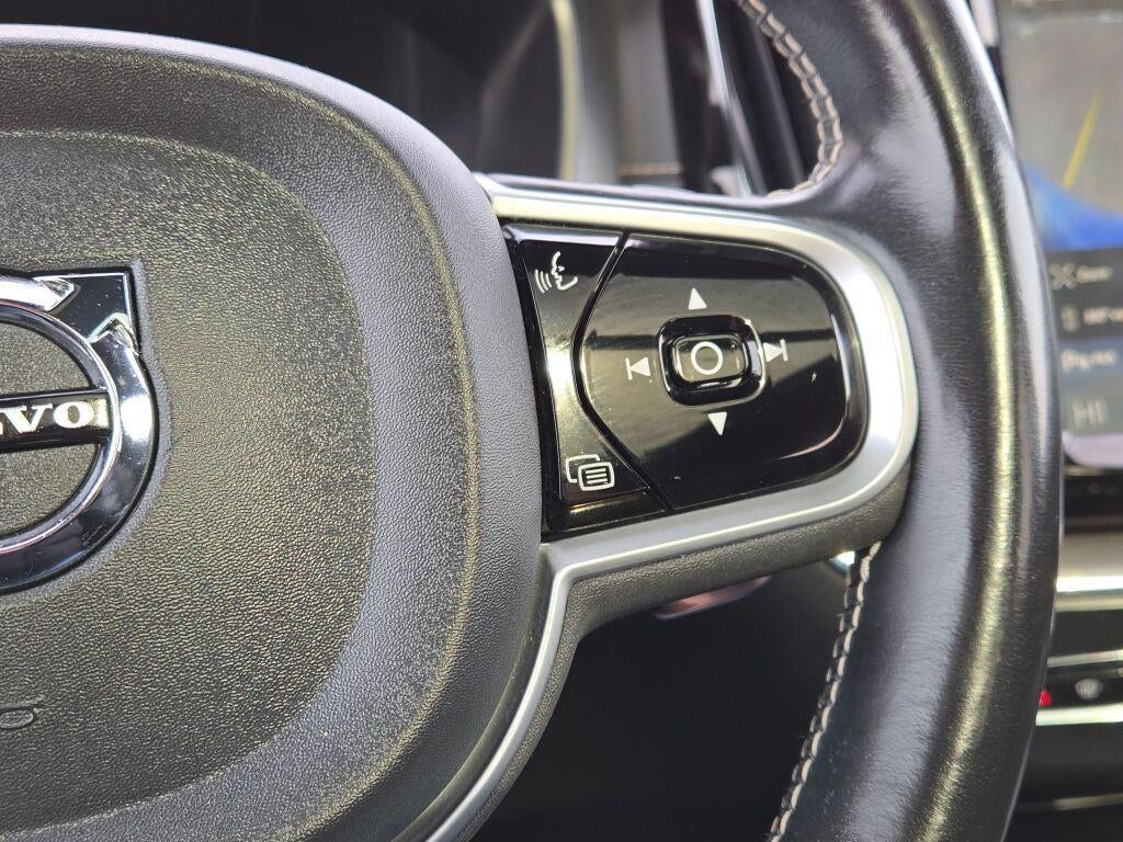 2020 Volvo XC60 T5 R-Design