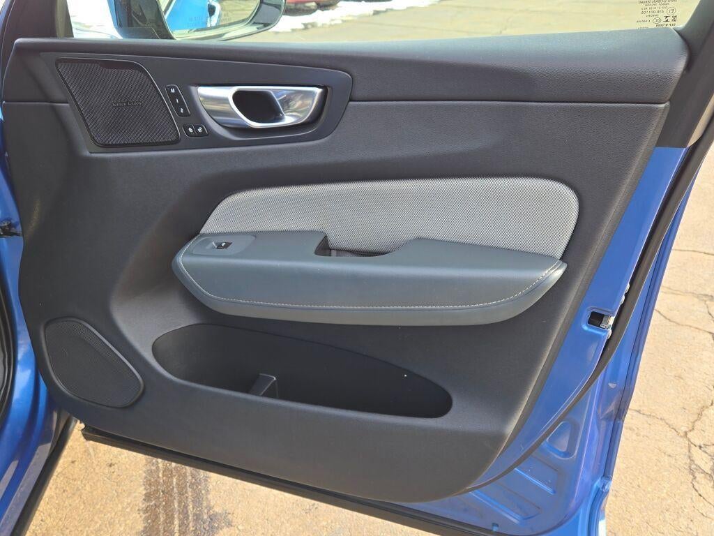 2020 Volvo XC60 T5 R-Design