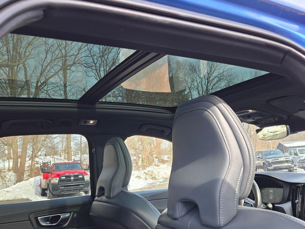 2020 Volvo XC60 T5 R-Design